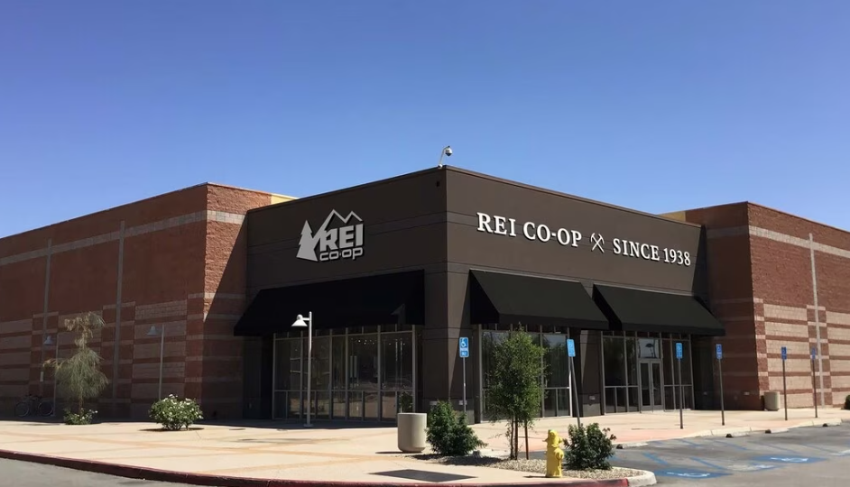 New REI store at The River