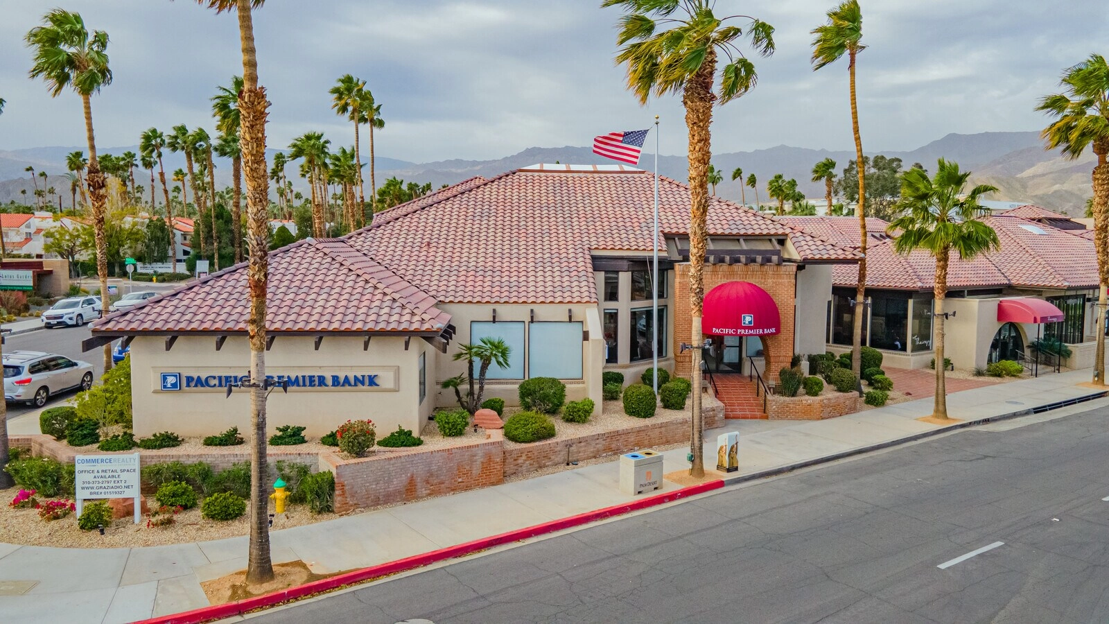 Aerial image of Pacific Premier Bank in Palm Desert on El Paseo