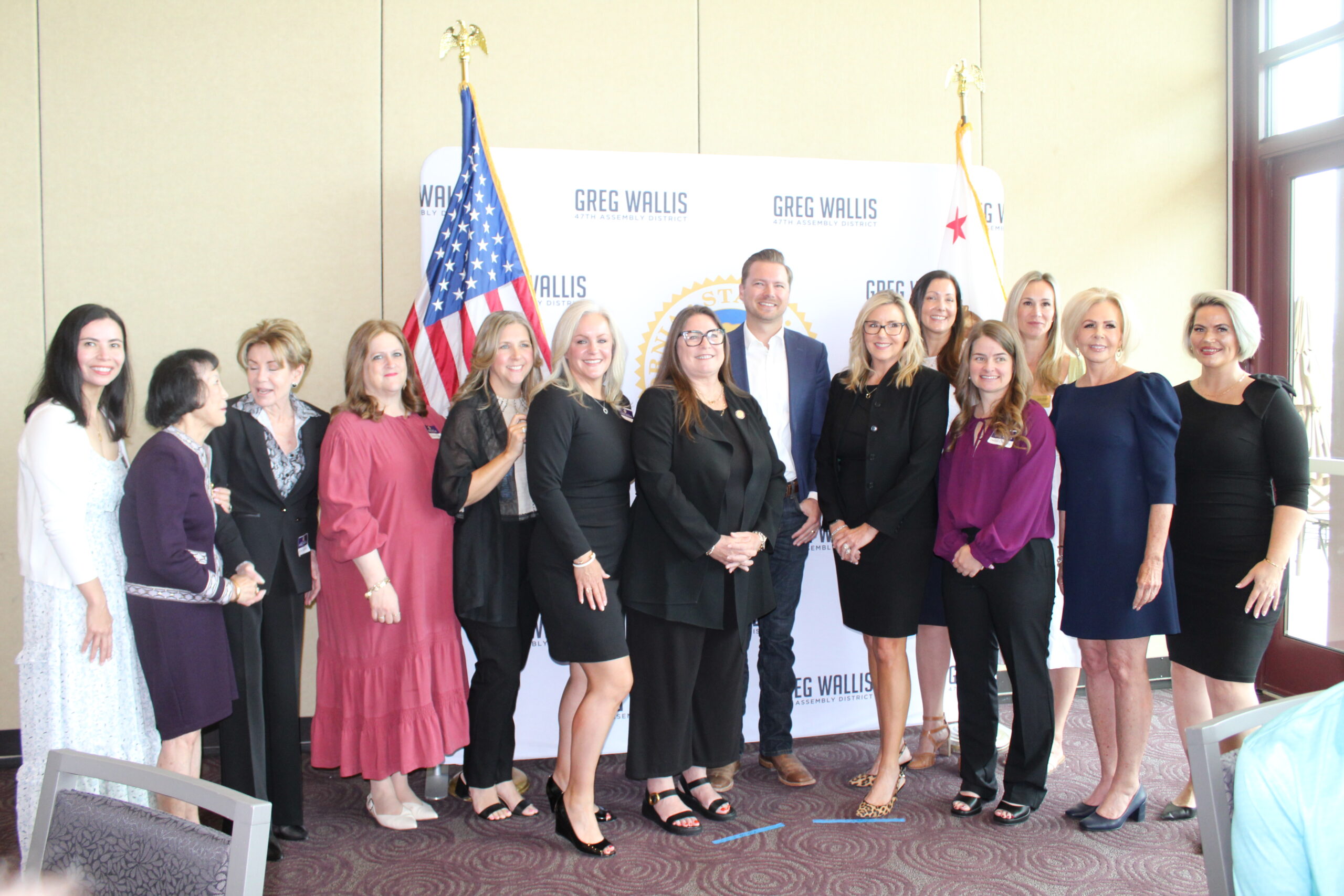 Greg Wallis honors Women of Distinction - image