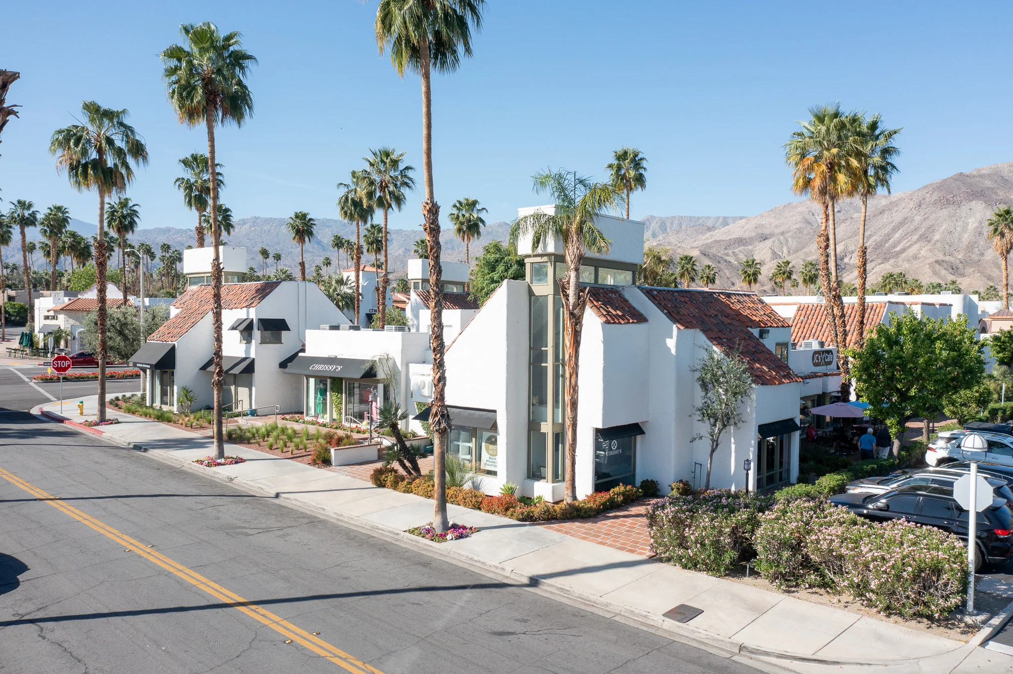 Chartwell Properties Goes Big on El Paseo With $21.5 Million, 61,000-SF Acquisition 1 Chartwell 73200 El Paseo