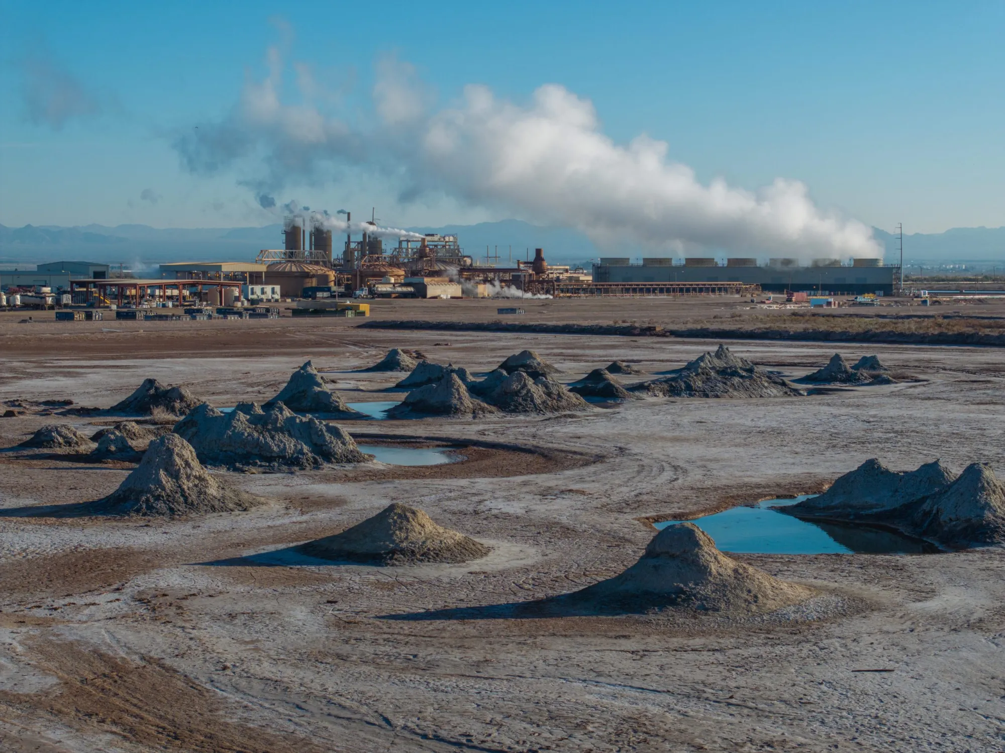 Lithium Valley - geothermal plant in Niland image