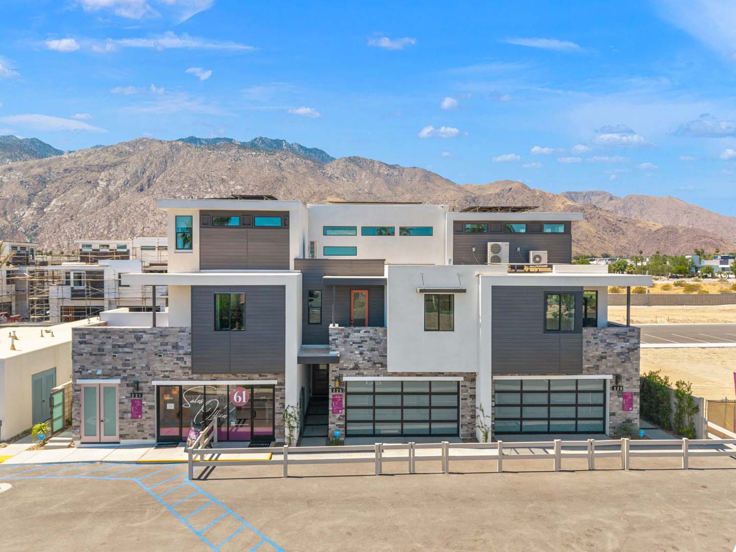 Palm Springs - Latitude 61 housing photo