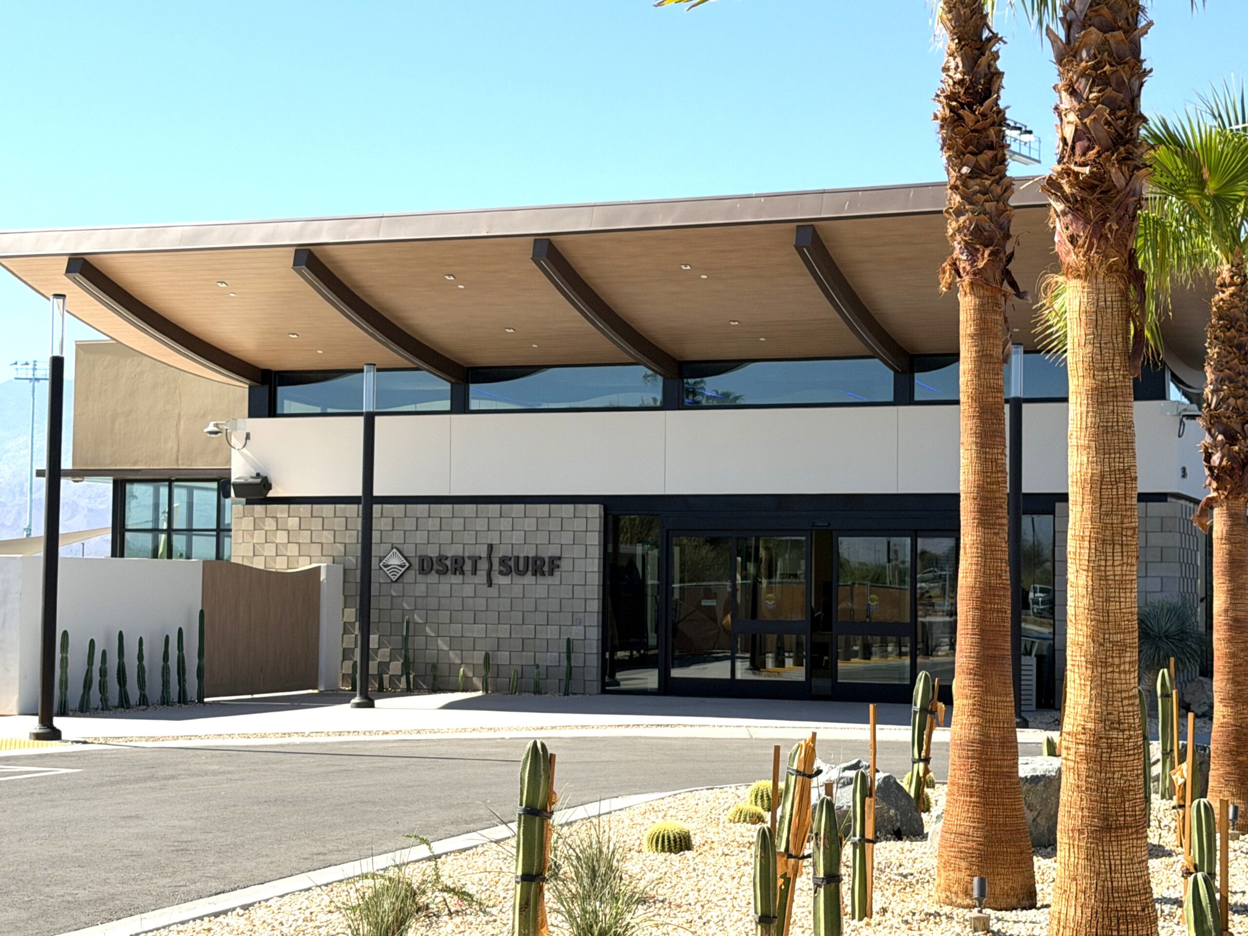 DSRT Surf – Clubhouse DSRT Surf - clubhouse image