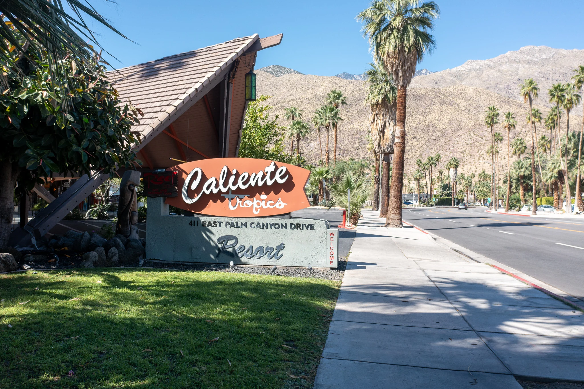 Palm Springs Caliente Tropics Hotel